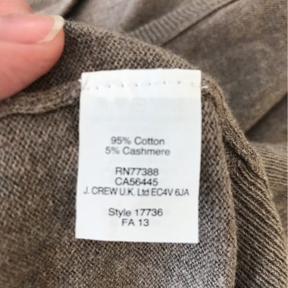 J Crew men’sV neck sweater.  Cotton cashmere blend.  Size large - Picture 5 of 5